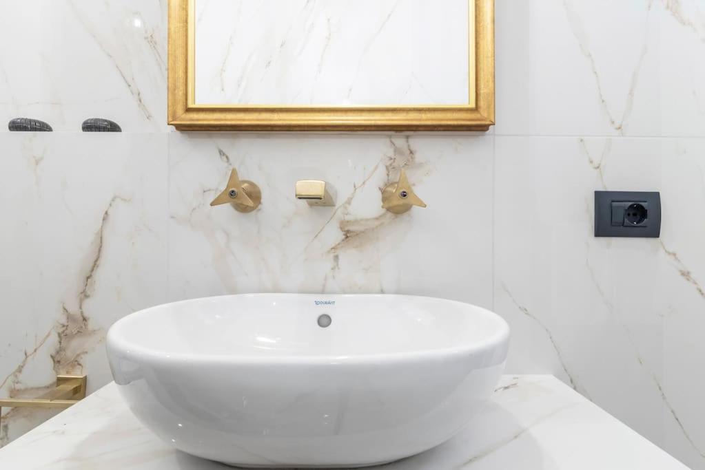 Velasca Flexyrent Apt. Aircon - Wifi - Brand New Milan Bagian luar foto